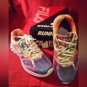 Women's/Girls Fila Running shoes size 8